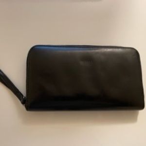 M0851 Zip Around Wallet